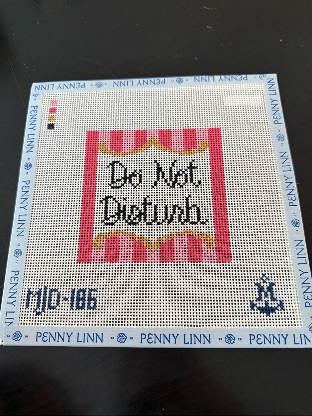 Morgan Julia Do Not Disturb 13 mesh canvas